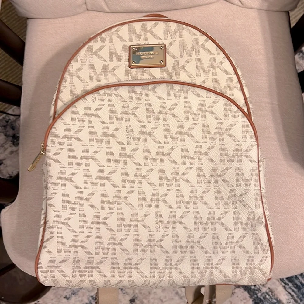 Michael Kors Cream and brown zip backpack - Picture 5 of 12